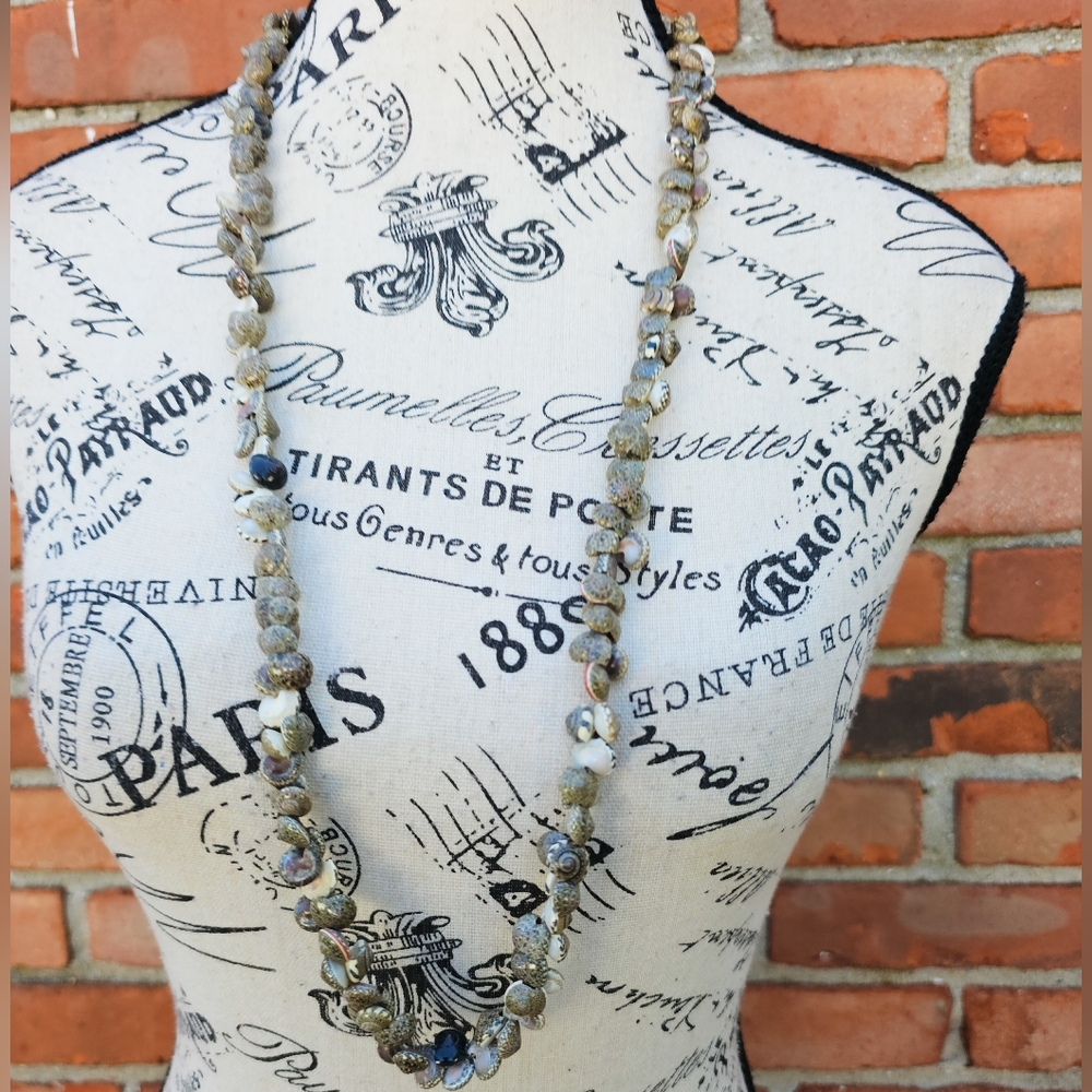 Vintage Natural Sea Shell Leis Necklace | 17" Bohemian Beachy Statement Jewelry